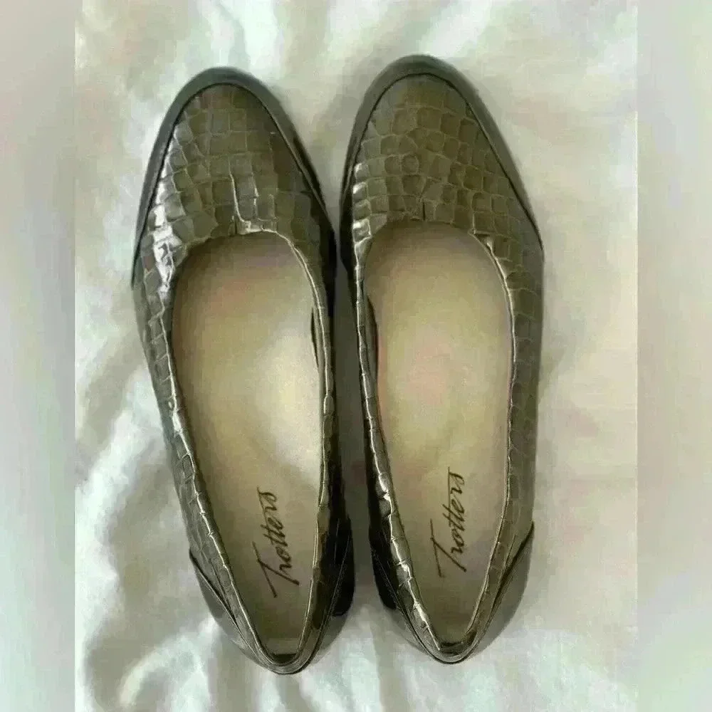 Trotters Women’s Arnello Flat, Size 6.5 - Picture 2 of 7